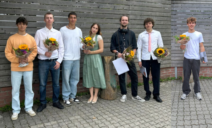 Freie Waldorfschule Isartal: AbsolventInnen 2025 mit Mittlerer Reife